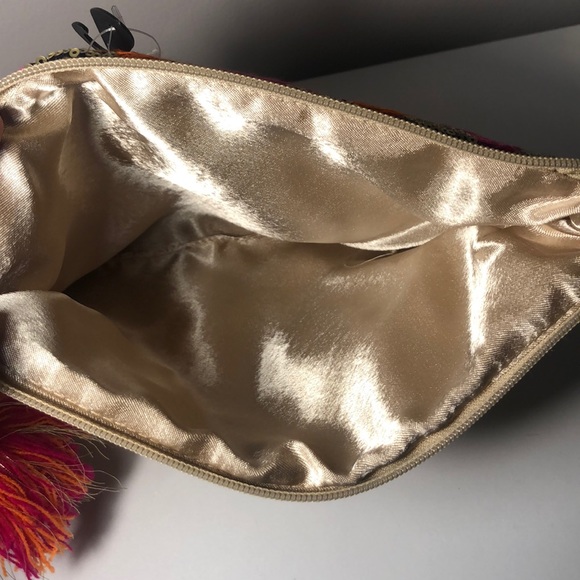 Sequined Patterned Pouch - Picture 4 of 6